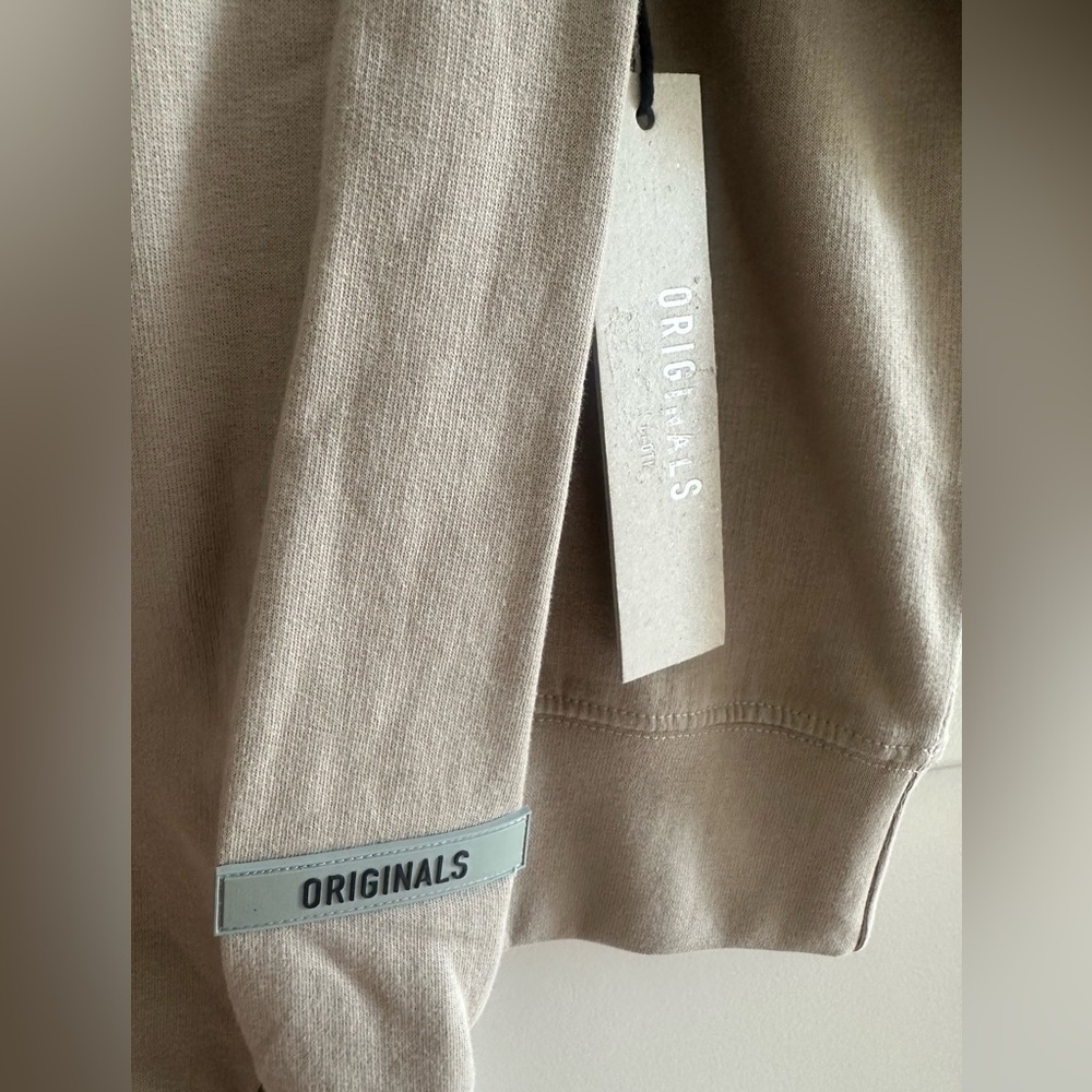 Brooklyn Cloth Originals Satin Applique sweatshirt - Picture 6 of 17